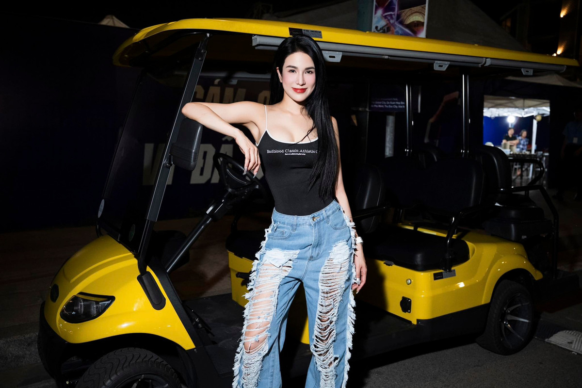 Diệp Lâm Anh diện phong cách siêu ngầu. Ảnh: FB Diep Lam Anh