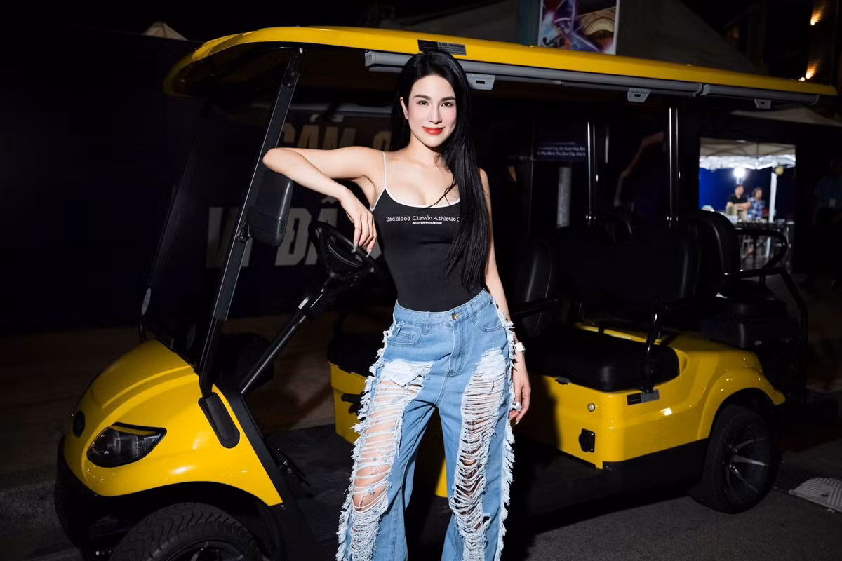 Diệp Lâm Anh diện phong cách siêu ngầu. Ảnh: FB Diep Lam Anh