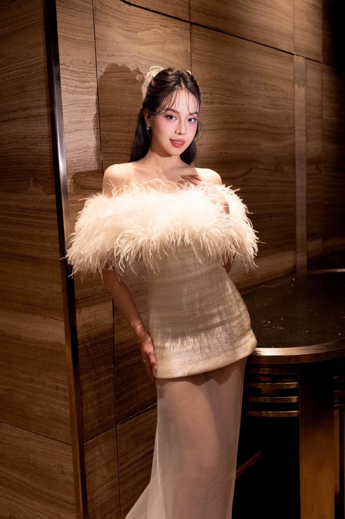 Ở tuổi 23, Thanh Thủy được khen quyến rũ, táo bạo và trưởng thành hơn. Ảnh: FB Huỳnh Thị Thanh Thủy