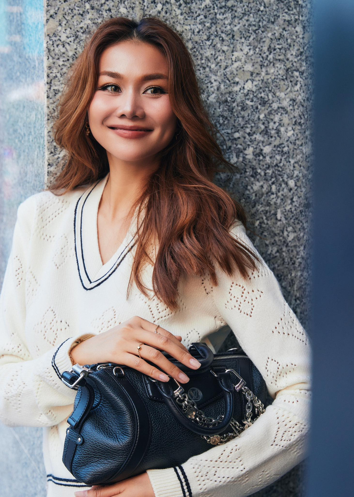 Siêu mẫu Thanh Hằng sang chảnh dạo phố. Ảnh: FB Thanh Hằng