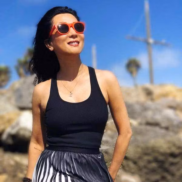 MC Kỳ Duyên chia sẻ: "Nhan sắc có thể thu hút ánh nhìn, nhưng chính khí chất và tâm hồn mới giữ được trái tim người khác. Một người phụ nữ đẹp nhất khi họ tự tin là chính mình." Ảnh: FB Nguyen Cao Ky Duyen