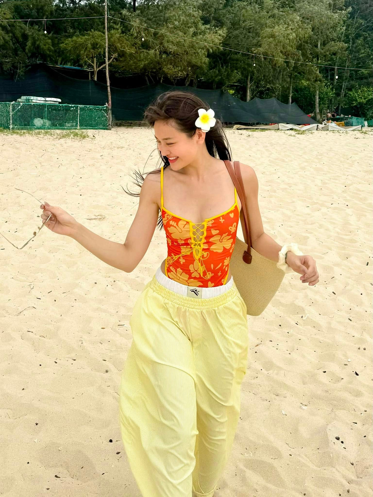 Điểm chung trong tất cả các phong cách của Thùy Anh chính là việc luôn tôn vinh vẻ đẹp tự nhiên và những đường cong quyến rũ của cơ thể. Ảnh: FB Thuỳ Anh