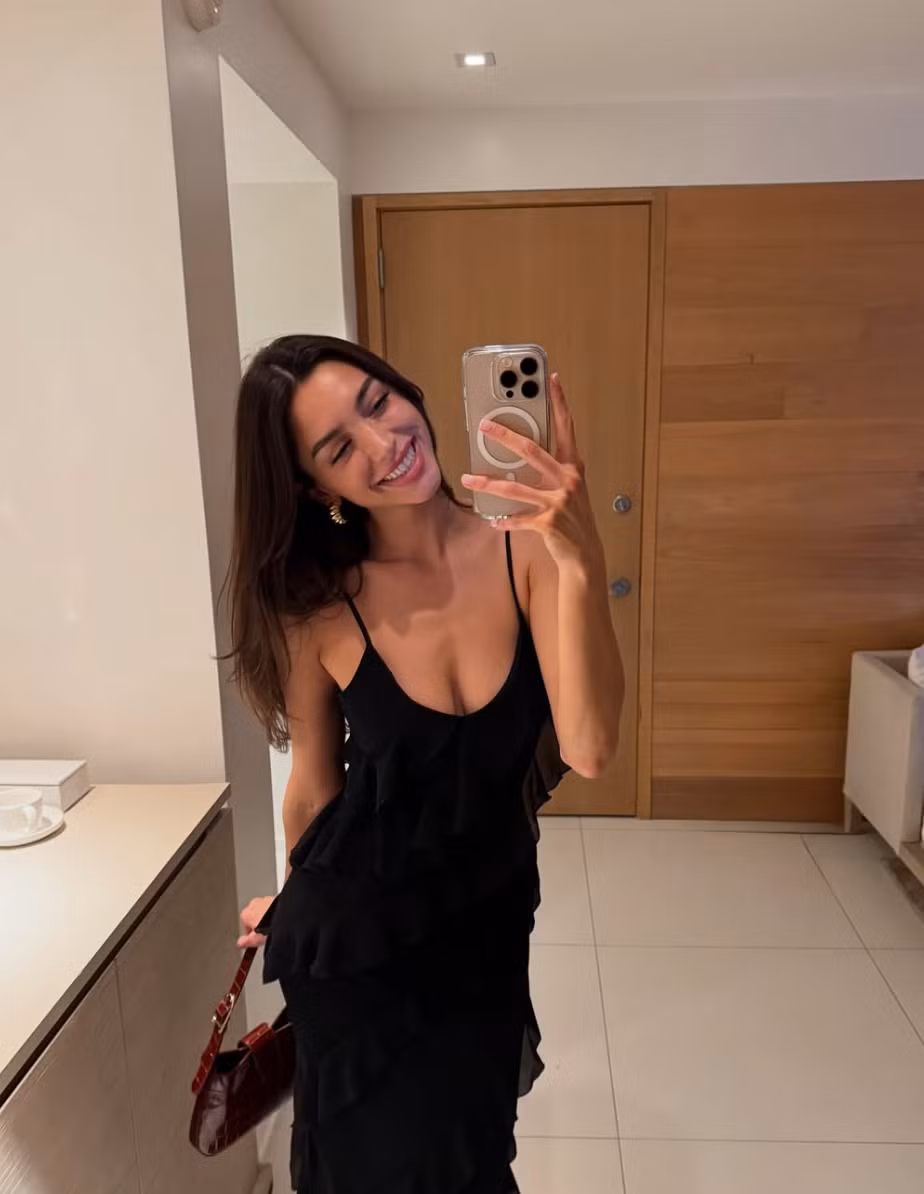 Mỗi lần xuất hiện, Celine đều khiến người đối diện không thể rời mắt.