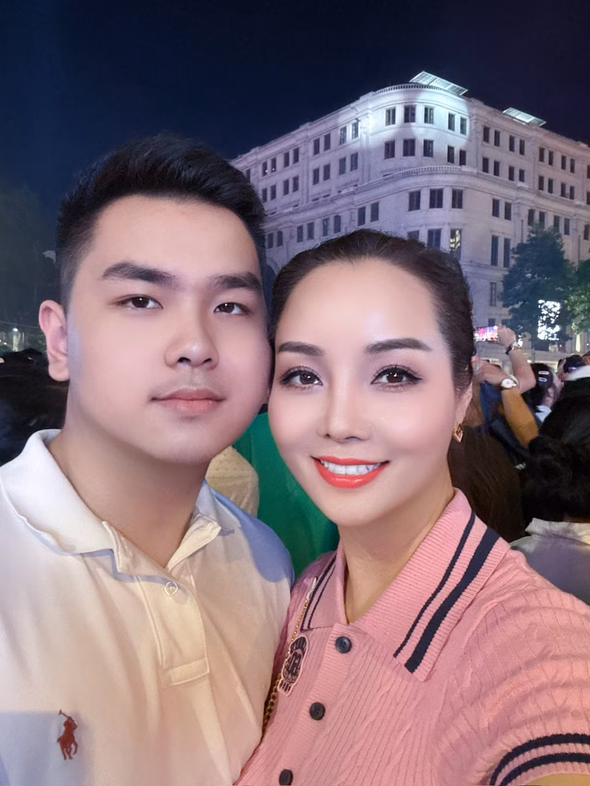 Mai Thu Huyền đăng ảnh chụp cùng con trai Thang Anh Kiệt. Ảnh: FB Mai Thu Huyen