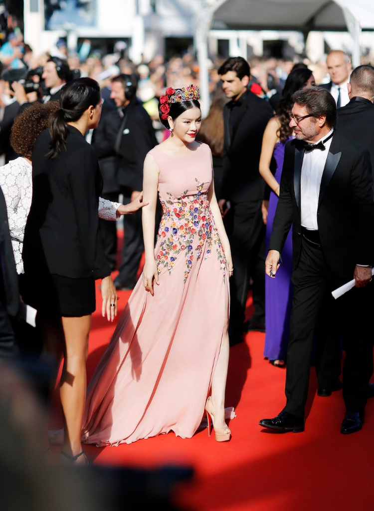  Lý Nhã Kỳ không chỉ là một nữ diễn viên tài năng mà còn là một biểu tượng thời trang của Việt Nam.