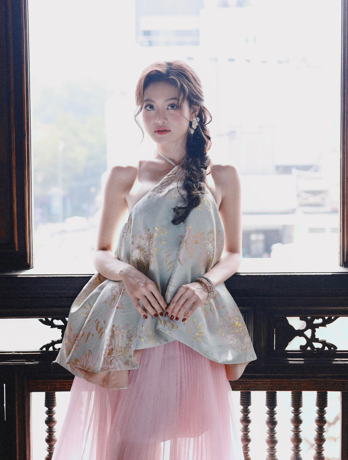 Diễn viên Thuỳ Anh viết: "Có mai, có quất, có đào. Có thêm em nữa, ngọt ngào cả năm". Ảnh: FB Thuỳ Anh