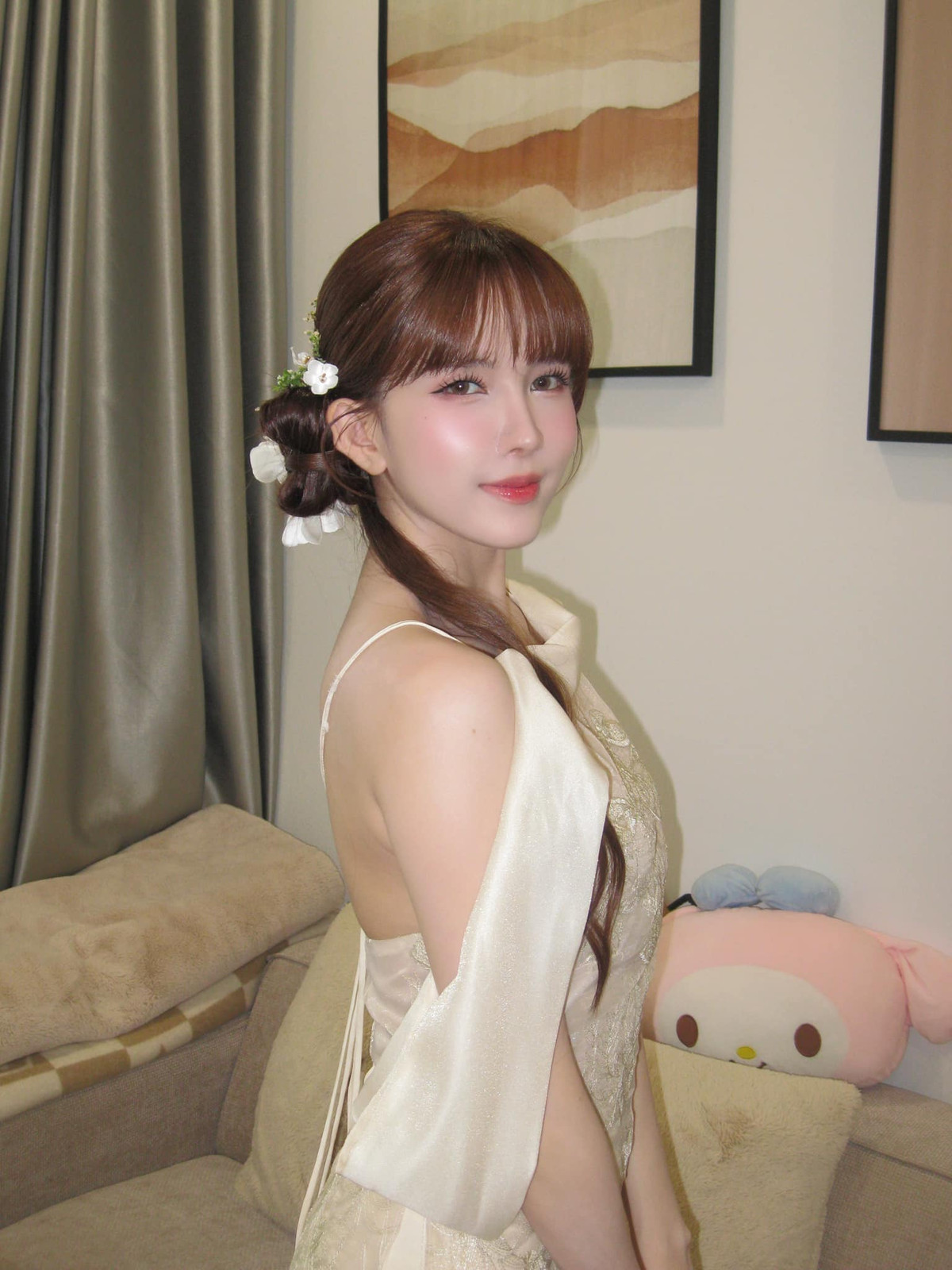 Thiều Bảo Trâm dịu dàng đến lạ hậu công khai chia tay bạn trai kém tuổi. Ảnh: FB Thiều Trâm