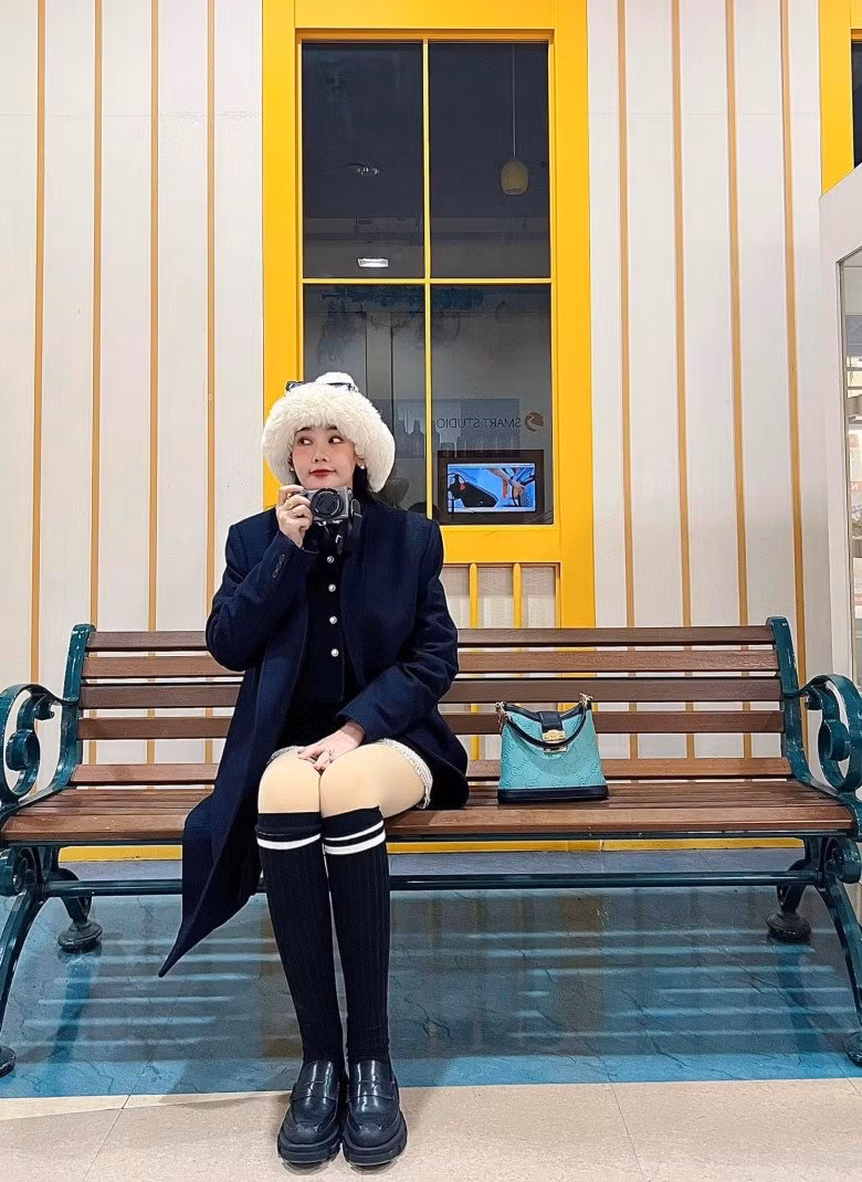 Mỗi lần xuất hiện trong các sự kiện hay cuộc sống đời thường, Ngân Anh đều chọn lựa những trang phục cầu kỳ, tinh tế, thể hiện rõ gu thẩm mỹ đẳng cấp của mình. Ảnh: FB Lê Âu Ngân Anh