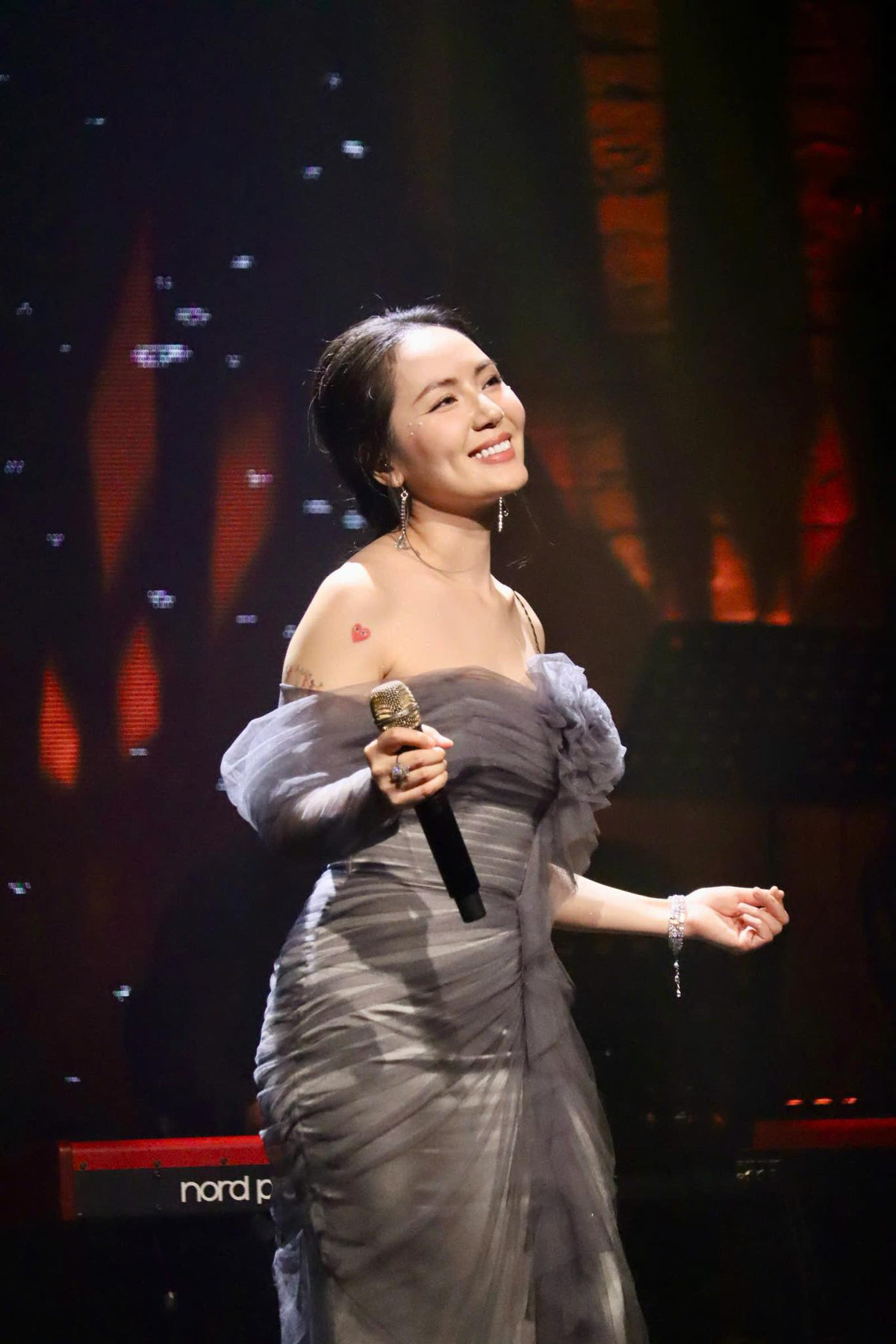 Ca sĩ Phương Linh chia sẻ những khoảnh khắc "phiêu" trên sân khấu. Ảnh: FB Phương Linh Trần