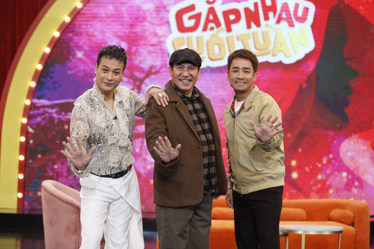 Điểm mới của Gặp nhau cuối tuần 2025 là tăng cường tương tác với khán giả bằng việc tận dụng nền tảng số. Theo đó khán giả có thể gửi tình huống, câu chuyện hài của mình để ê kíp chuyển thể thành tiểu phẩm. Đồng thời mở không gian bình luận, góp ý, đề xuất chủ đề trên các nền tảng số. Ảnh: VFC