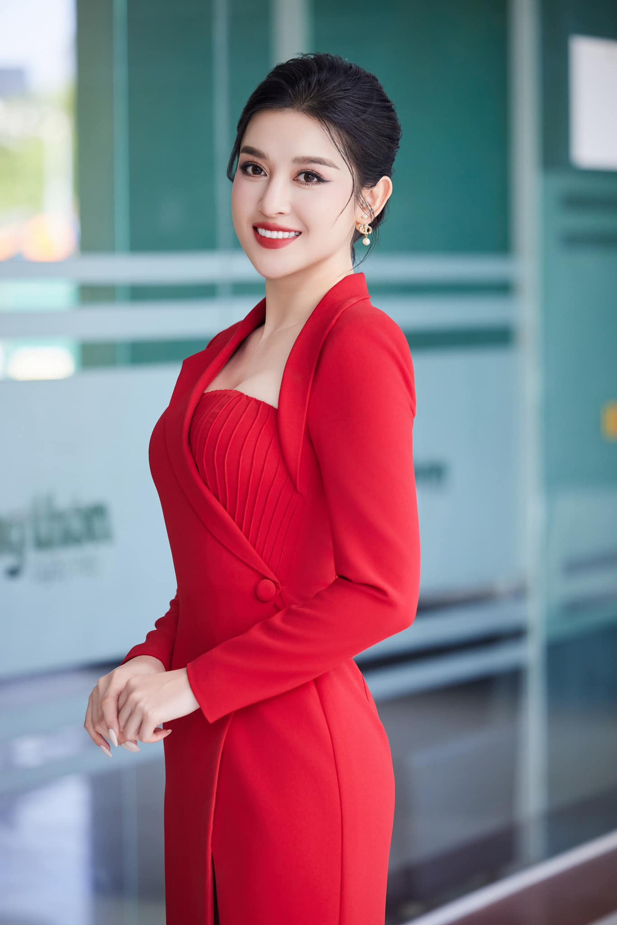 Phong cách thời trang của Huyền My cũng có sự thay đổi rõ rệt. Ảnh: FB Nguyen Tran Huyen My