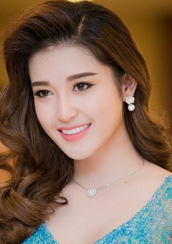 Năm 2014, Huyền My tham gia cuộc thi Hoa hậu Việt Nam. Thời điểm đó, cô cao 1m74, nặng 54 kg, số đo ba vòng 83- 62- 93 cm. Người đẹp giành danh hiệu Á hậu 1 cuộc thi. Ảnh: Dân Việt