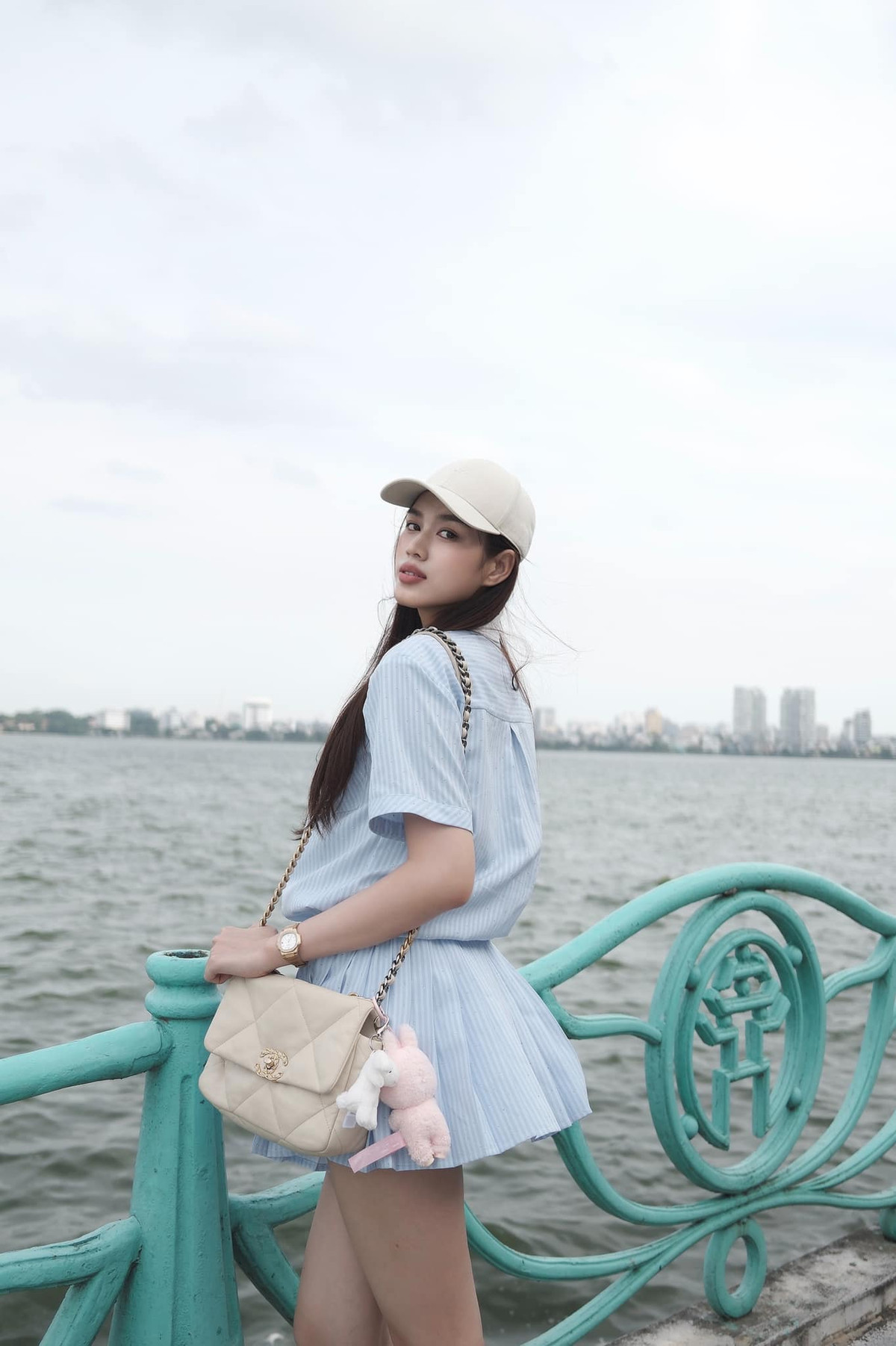 Với phong cách thời trang này, Đỗ Thị Hà không chỉ nhận được nhiều lời khen ngợi từ công chúng mà còn trở thành nguồn cảm hứng cho nhiều bạn trẻ yêu thích thời trang. Ảnh: FB Đỗ Thị Hà