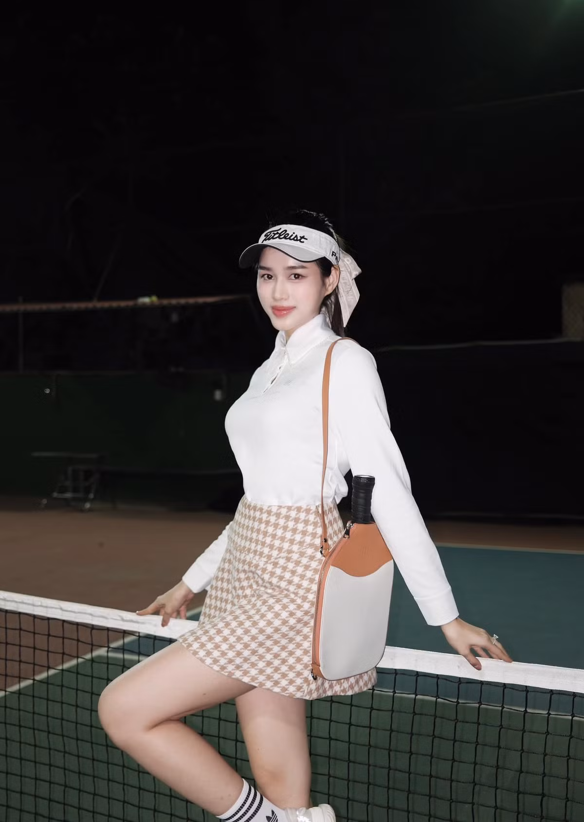 Hoa hậu Đỗ Thị Hà không chỉ được biết đến với vẻ đẹp ngọt ngào, dịu dàng mà còn bởi gu thời trang sành điệu, hiện đại. Ảnh: FB Đỗ Thị Hà