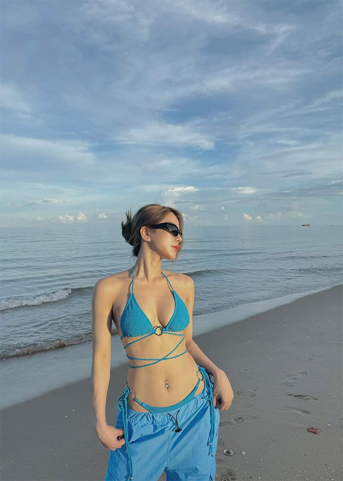 Mặc dù đã qua hai lần sinh nở nhưng body của Diệp Lâm Anh vẫn vòng nào ra vòng đó rất hút mắt. (Ảnh: FB Diệp Lâm Anh)