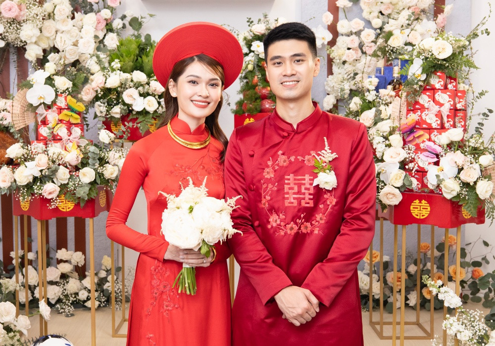 Tháng 12/2022, Á hậu Việt này chính thức lên xe hoa với doanh nhân Thái Long. Ảnh: Saostar