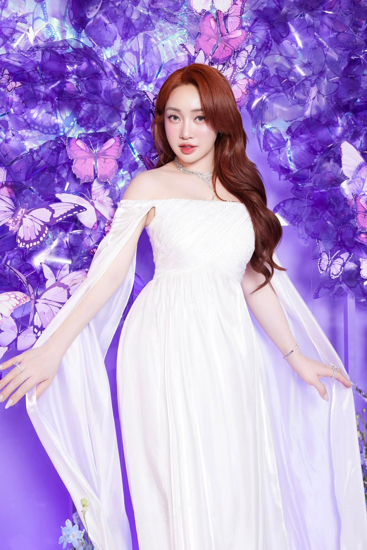 Nhiều người đặt câu hỏi về bí quyết làm đẹp của Lý Thùy Chang. Cô cho biết nhờ ăn uống khoa học, tập luyện các môn thể thao kết hợp với các công nghệ làm đẹp. Ảnh: FB Lý Thuỳ Chang