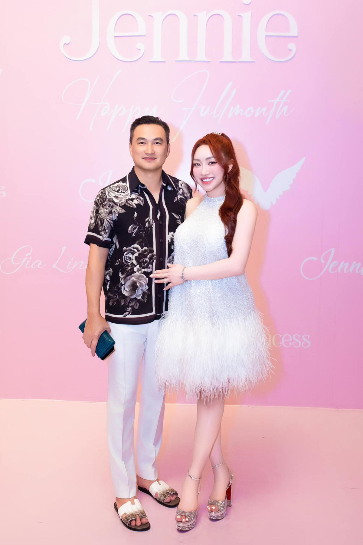 Cô cũng là "mỹ nhân đồ hiệu" khi sở hữu bộ sưu tập hàng hiệu, đặc biệt là túi và đồng hồ đến từ các thương hiệu đình đám trên thế giới. Ảnh: FB Lý Thuỳ Chang