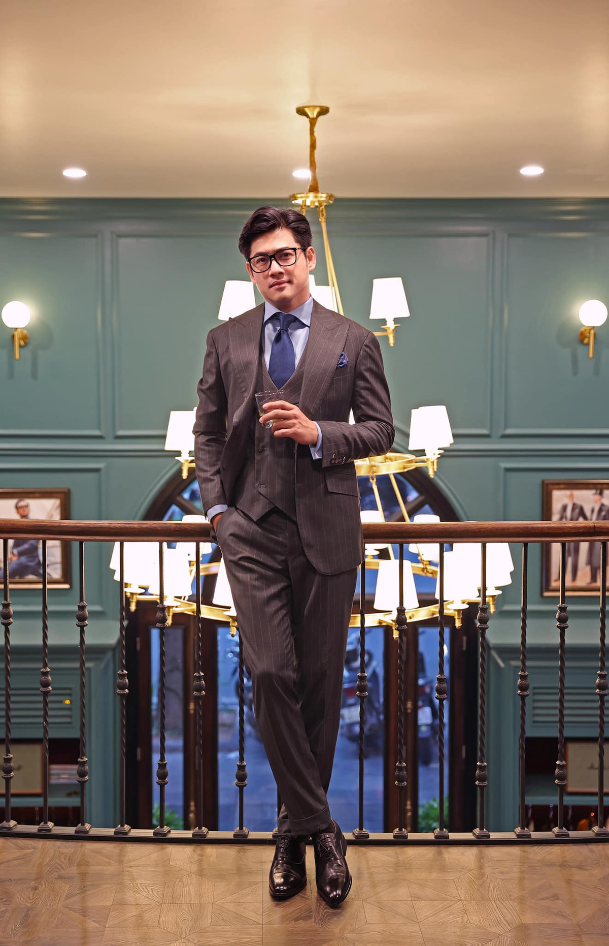 Vài năm gần đây, anh ít hoạt động nghệ thuật mà dành thời gian cho công việc kinh doanh cũng như chăm sóc tổ ấm. Ảnh: FB Lê Hải Anh