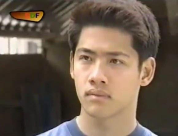 Diễn viên Lê Hải Anh trong "Hoa cỏ may" gây chú ý với gương mặt điển trai, nam tính và ngoại hình cao ráo. Sau thành công với vai Thái, “tình đầu màn ảnh” của Hồ Ngọc Hà đã giành giải Vàng Siêu mẫu 2004. Ảnh: Saostar