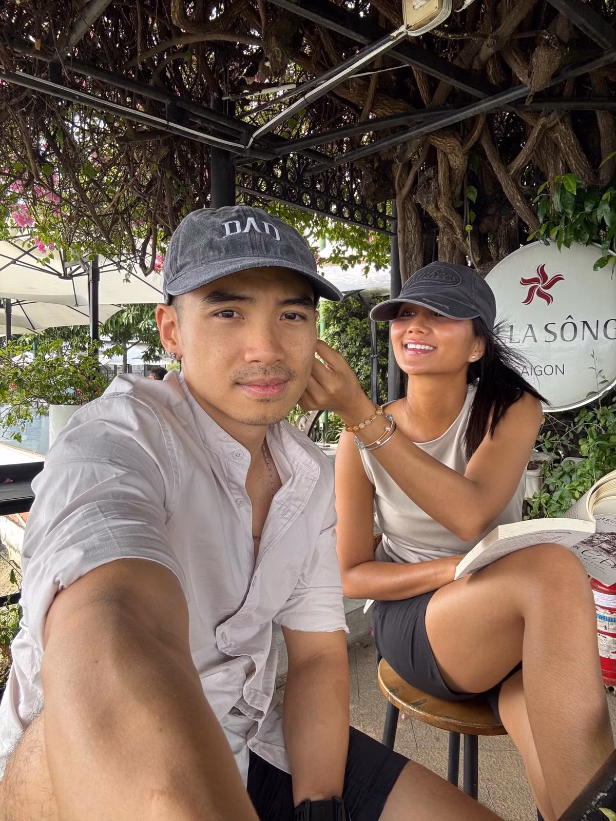 Trong suốt thời gian yêu nhau, Tuấn Khôi luôn thể hiện sự quan tâm, chăm sóc và chiều chuộng H'Hen Niê hết mực. Ảnh: FB Nguyễn Tuấn Khôi