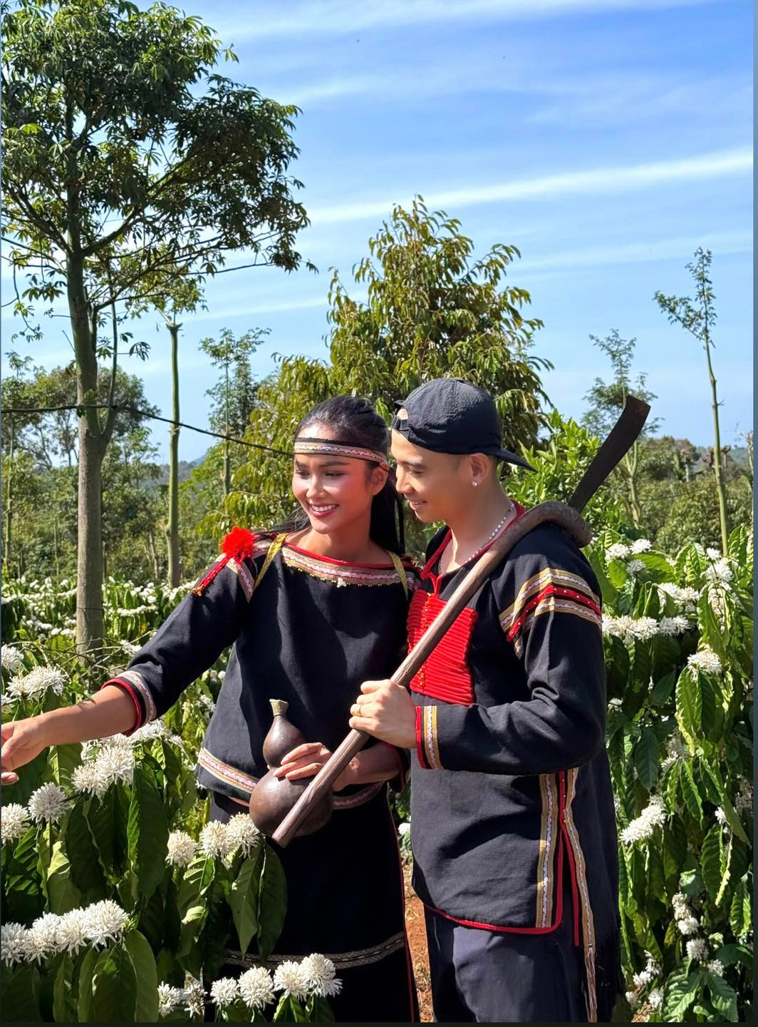 Nhiều bức ảnh ấn tượng của nàng hậu đều do chính tay anh thực hiện. Ảnh: FB H'Hen Niê