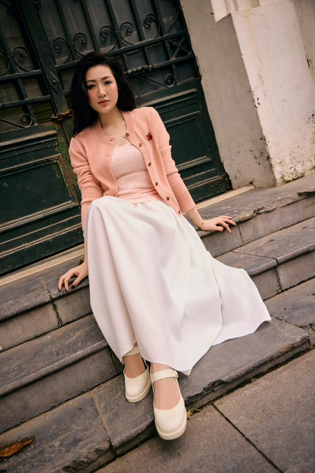 Nhiều bình luận trên mạng xã hội không ngớt lời khen ngợi vẻ đẹp "gái hai con" ngày càng mặn mà và quyến rũ của cô. Ảnh: FB Duong Tu Anh