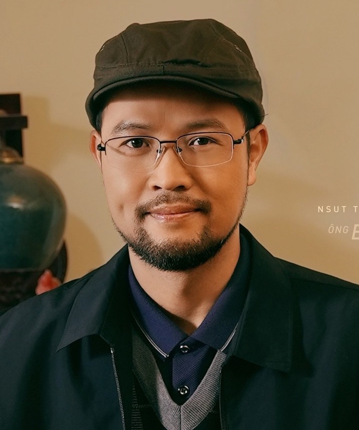 Đặc biệt, nam diễn viên cực kỳ duyên dáng khi diễn hài. Anh là bạn diễn ăn ý với nghệ sĩ Cường "Cá". Ảnh: FB Thái Sơn