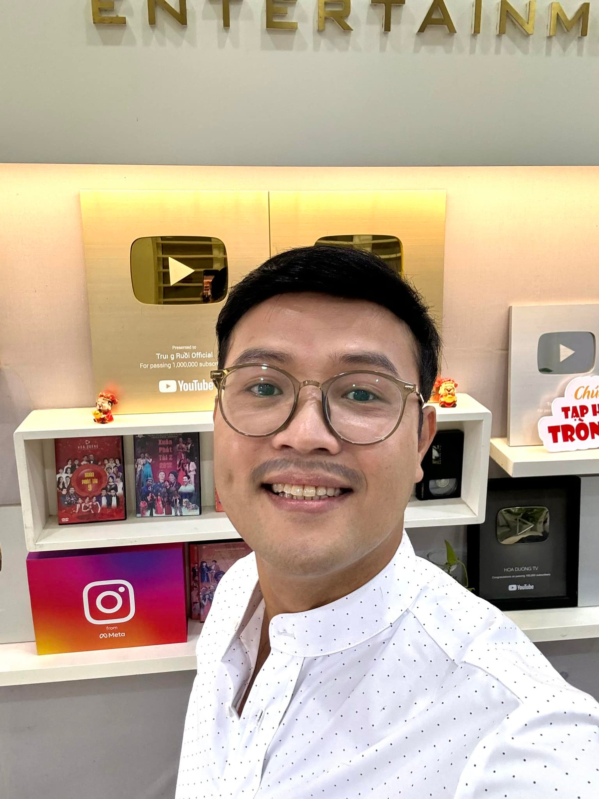 Nam nghệ sĩ cũng tham gia khá nhiều phim hot trên VTV như: Dưới bóng cây hạnh phúc, Gia đình mình vui bất thình lình, Cuộc chiến không giới tuyến, Biệt dược đen… Ảnh: FB Thái Sơn