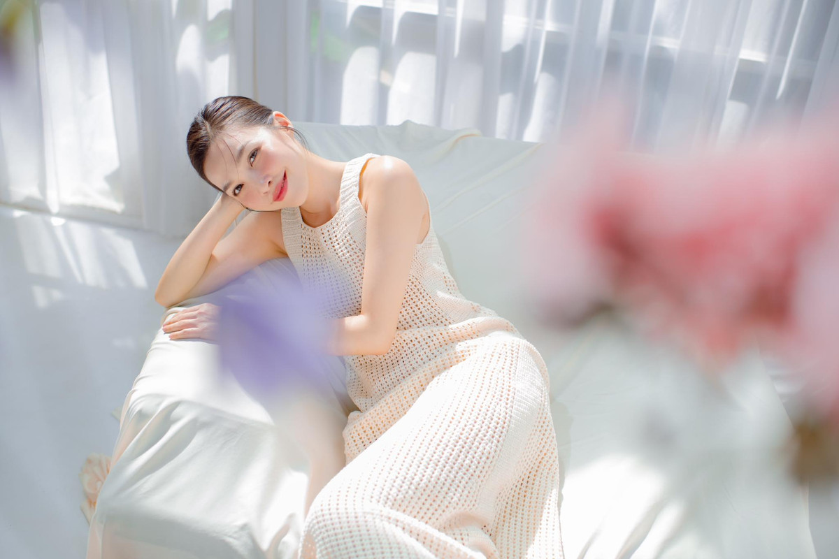 Hiền Thục chia sẻ bí quyết để giữ gìn nhan sắc trẻ trung của mình là luôn giữ tinh thần lạc quan, yêu đời, chăm sóc bản thân cả về thể chất lẫn tinh thần. Ảnh: FB Hien Thuc