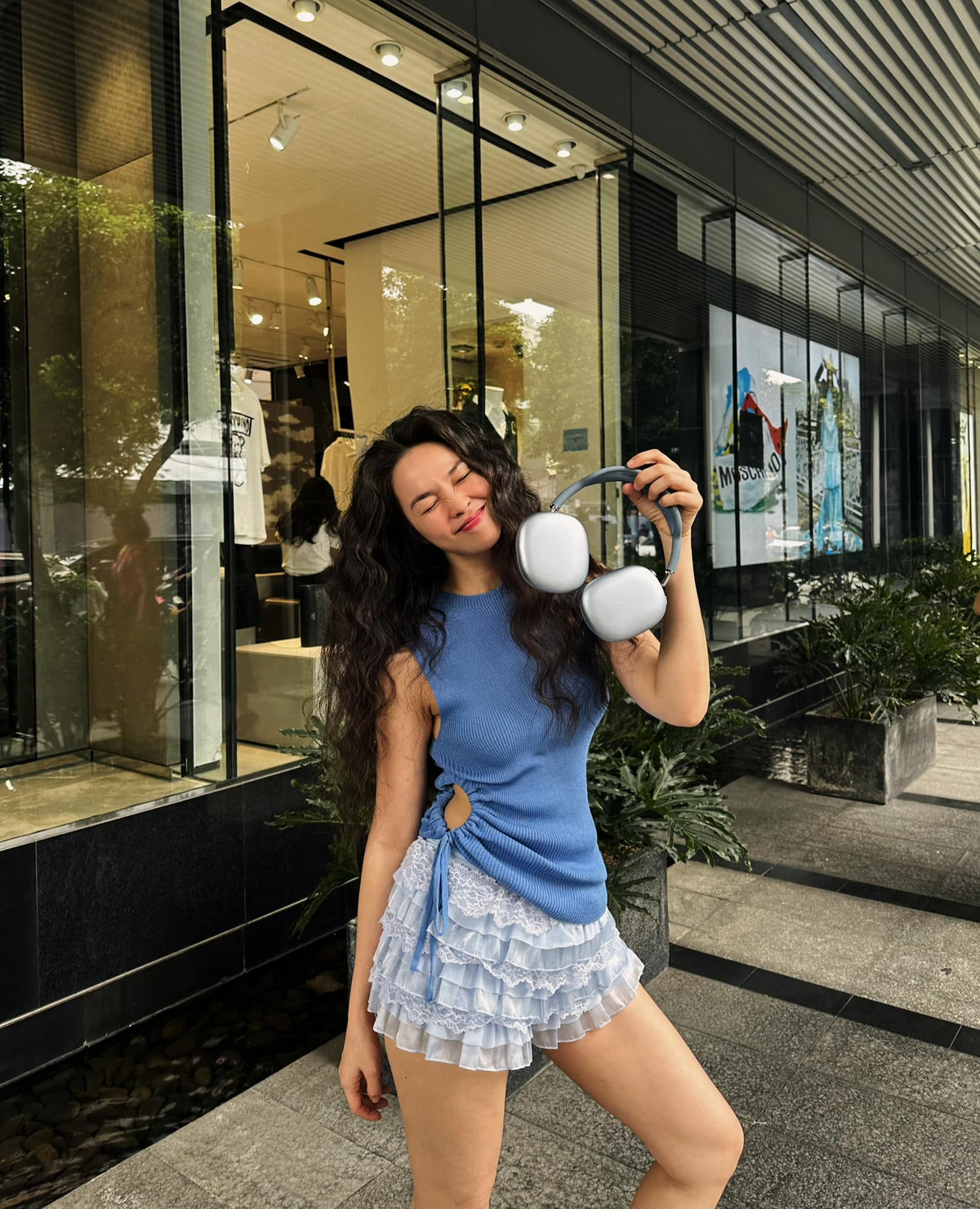 Nhìn vào, ai cũng nghĩ rằng nữ ca sĩ tầm tuổi đôi mươi. Ảnh: FB Hien Thuc