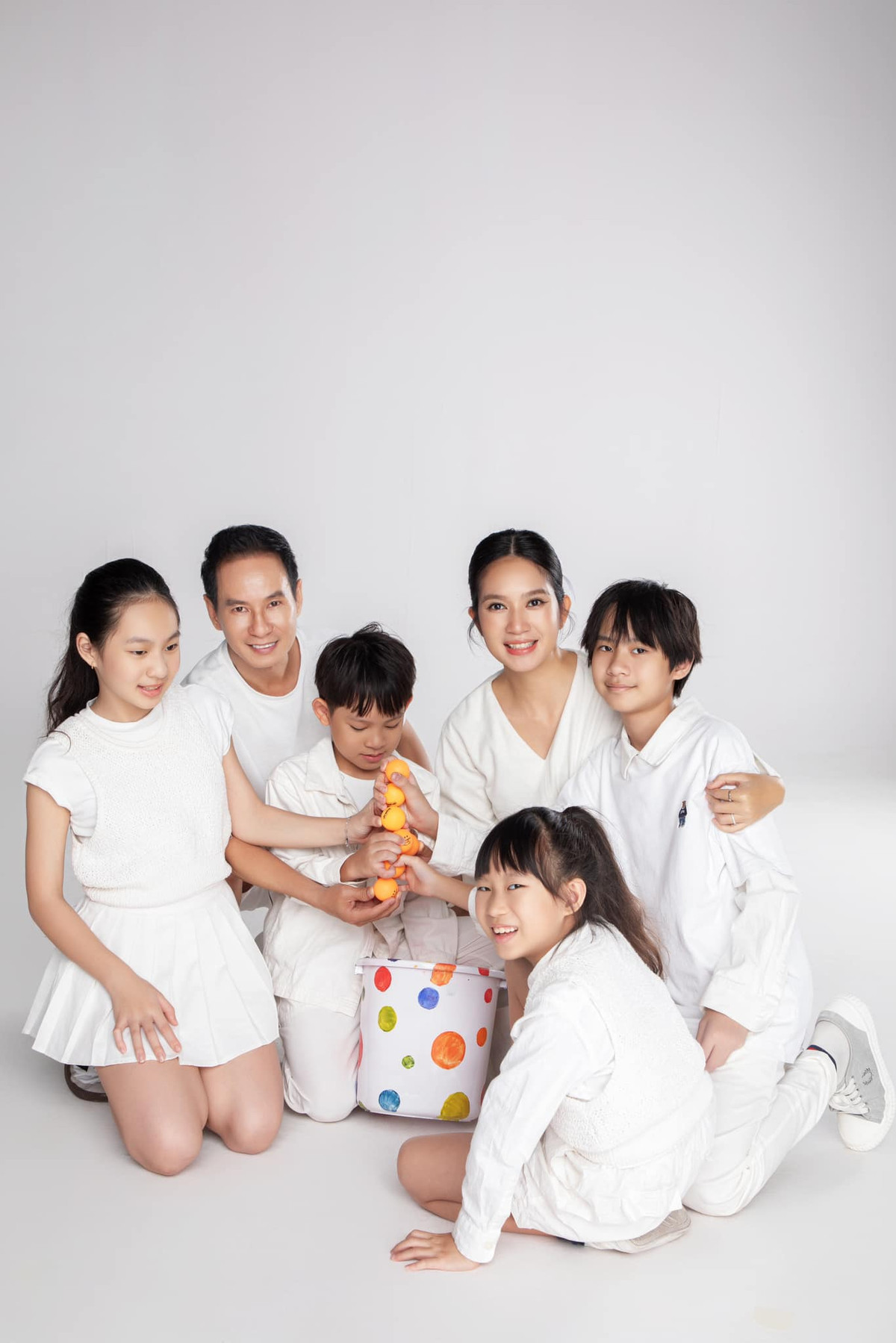 Sự thành công của series phim không chỉ đến từ kịch bản hấp dẫn, kỹ xảo hoành tráng mà còn nhờ vào sự đầu tư bài bản, chiến lược marketing hiệu quả của cặp đôi. Ảnh: FB Ly Hai Minh Ha