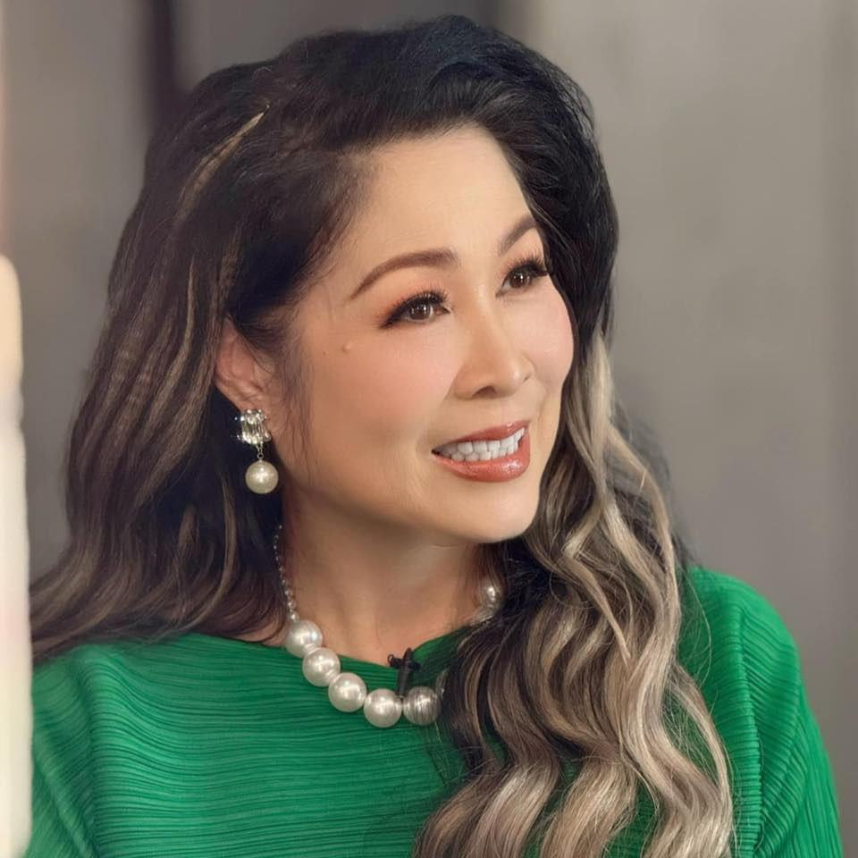 NSND Hồng Vân đăng ảnh đẹp quyền quý. Ảnh: FB Hồng Vân