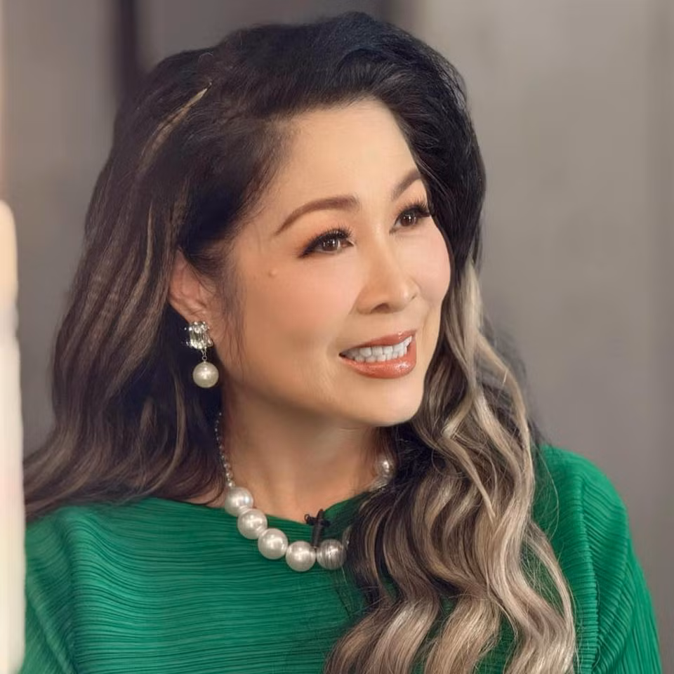 NSND Hồng Vân đăng ảnh đẹp quyền quý. Ảnh: FB Hồng Vân