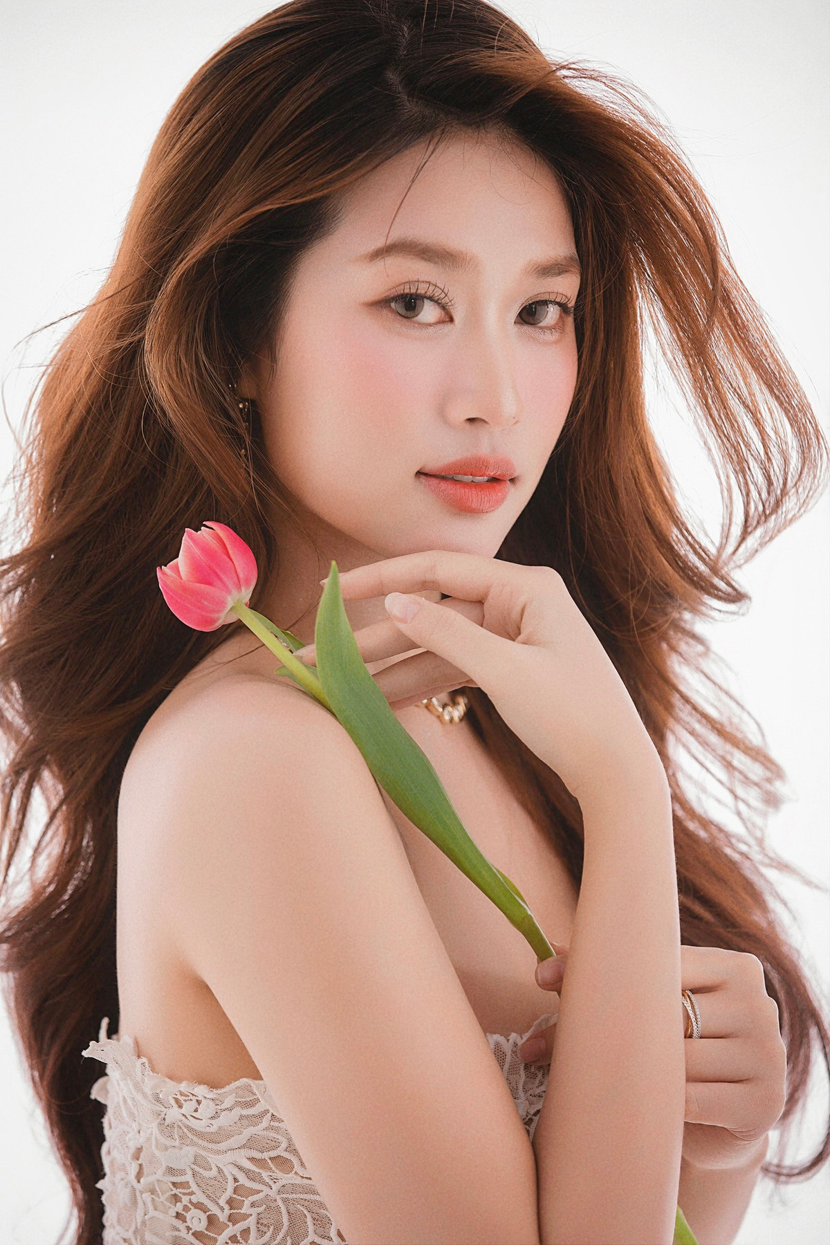 Gương mặt thanh tú với đôi mắt biết nói, nụ cười rạng ngời cùng làn da khỏe khoắn là những điểm nổi bật dễ nhận thấy ở Thiên Ân. Ảnh: FB Đoàn Thiên Ân