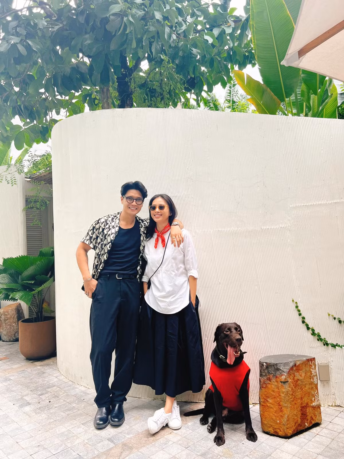 Nếu như Ngô Thanh Vân ưa chuộng phong cách menswear mạnh mẽ, thì Huy Trần lại lịch lãm và trẻ trung. Ảnh: FB Ngo Thanh Van