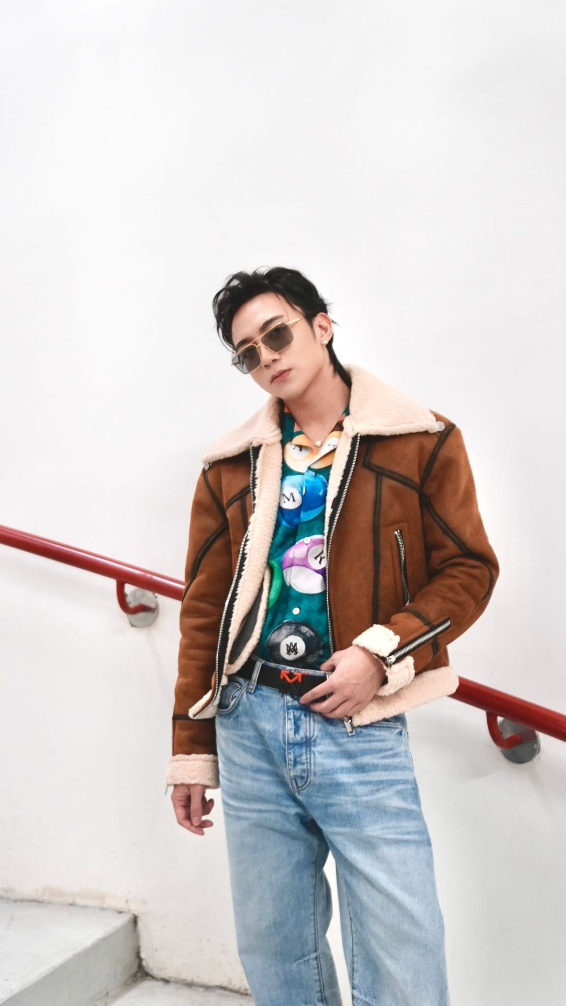 Soobin dí dỏm: "Lạnh thì thích nhưng lạnh quá thì không chịu được". Ảnh: FB Soobin