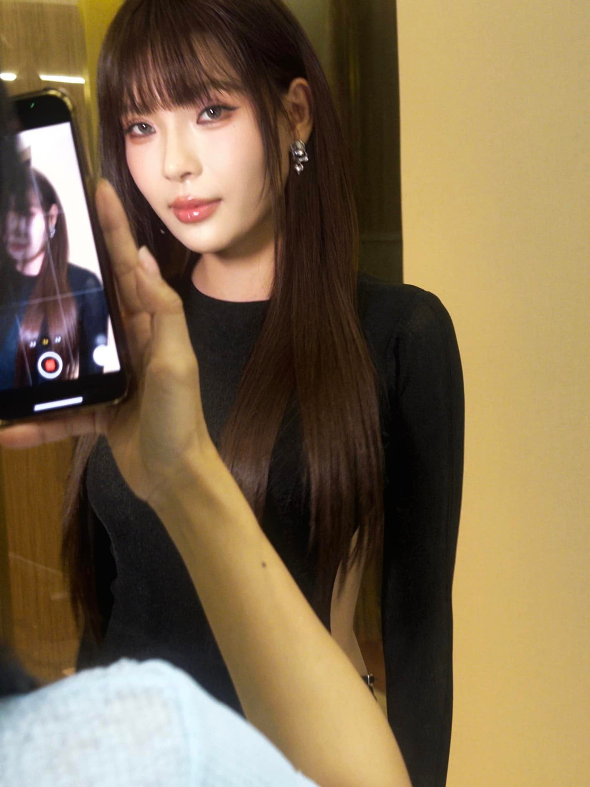 Nhiều người nhận xét rằng, trông Thúy Diễm trẻ trung và xinh đẹp chẳng khác gì các idol Kpop. Ảnh: FB Nguyễn Ngọc Thuý Diễm