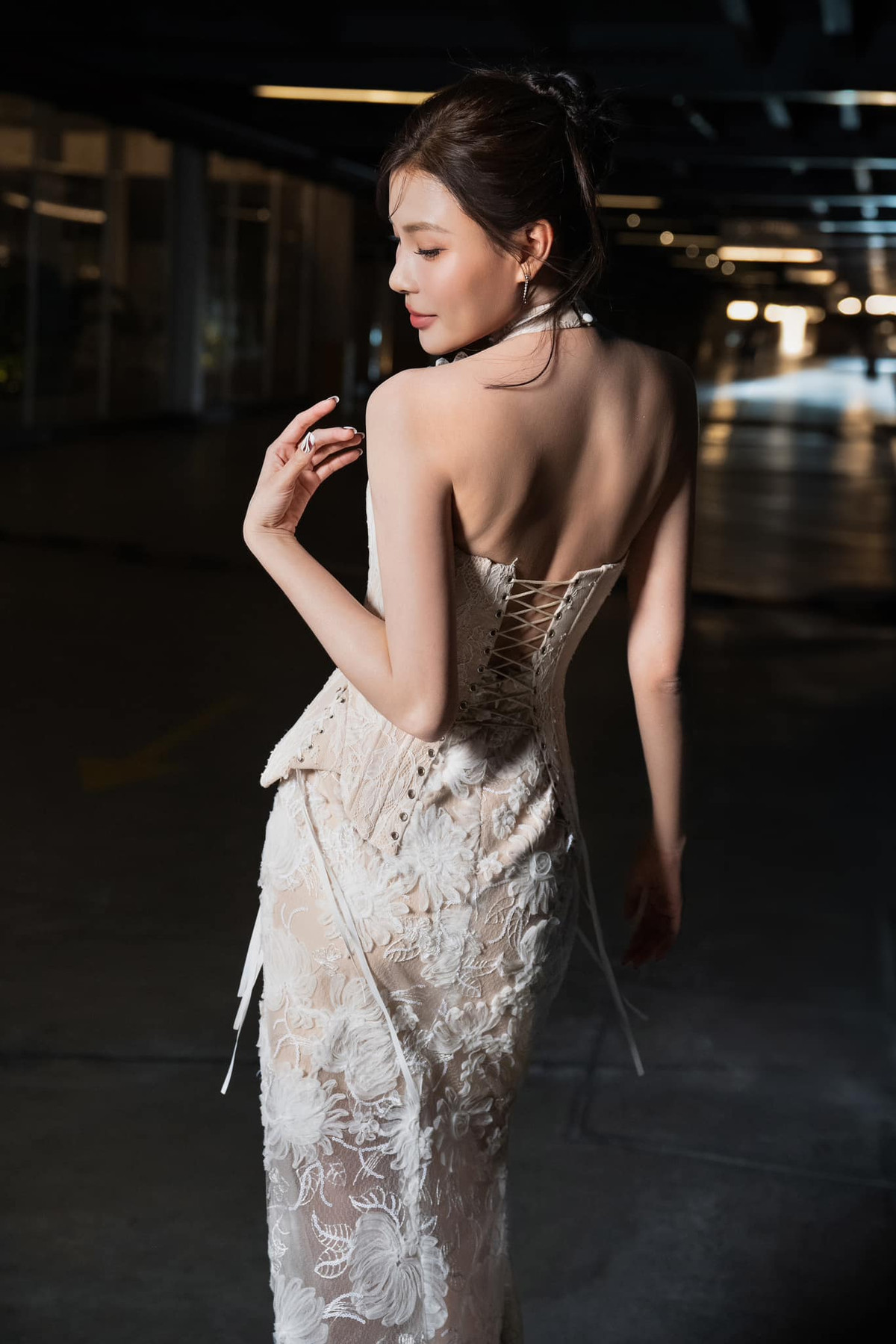 Là một diễn viên nổi tiếng, Thúy Diễm cũng thử sức với vô vàn kiểu tóc tóc từ dài đến ngắn khi tham gia các bộ phim. Ảnh: FB Nguyễn Ngọc Thuý Diễm