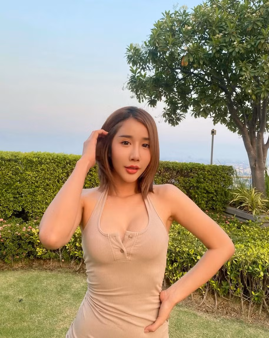 Nhiều người cho rằng cô không cần chiêu trò mặc hở bạo để gây chú ý.