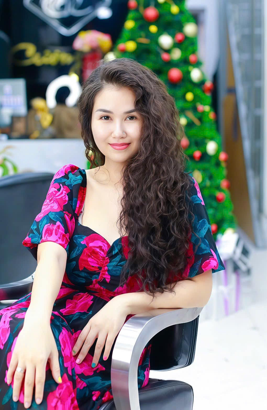 Kiểu tóc mới của ca sĩ Võ Hạ Trâm. Ảnh: FB Võ Hạ Trâm