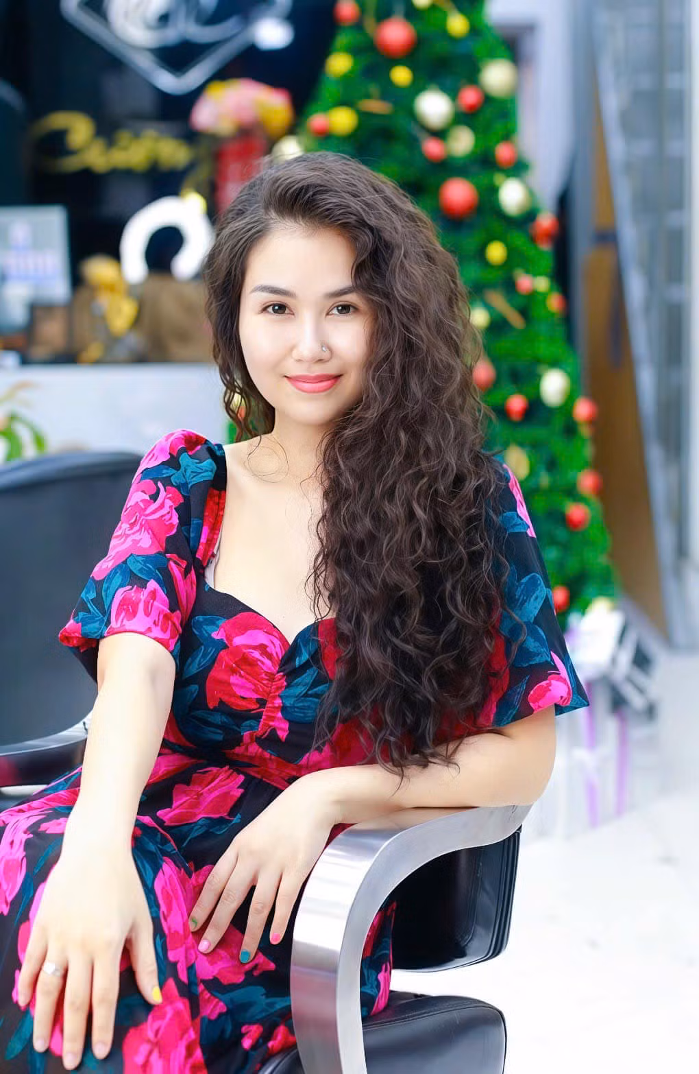 Kiểu tóc mới của ca sĩ Võ Hạ Trâm. Ảnh: FB Võ Hạ Trâm