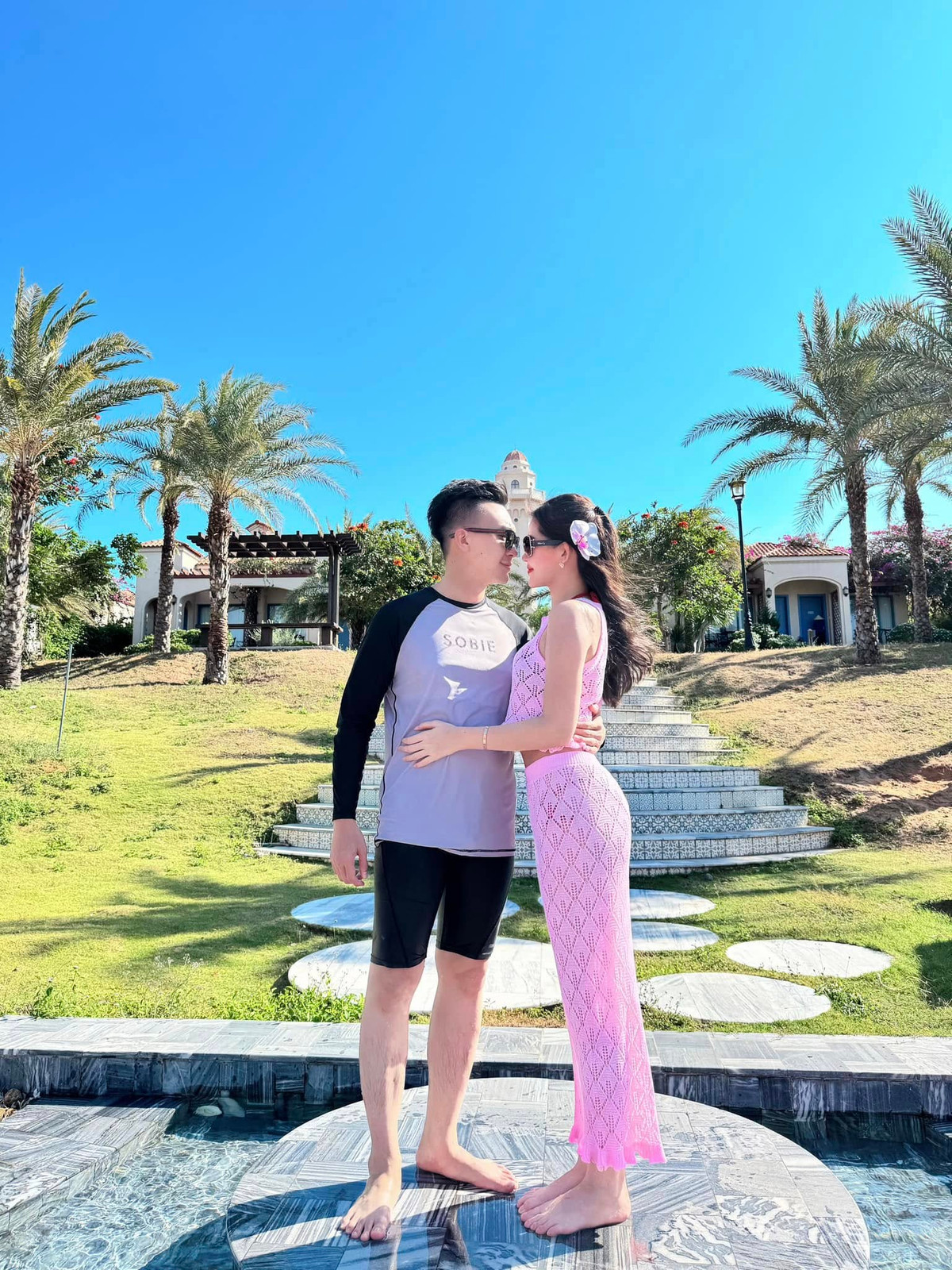 Lê Âu Ngân Anh cùng ông xã đi du lịch đón lễ tình nhân sớm. Ảnh: FB Lê Âu Ngân Anh