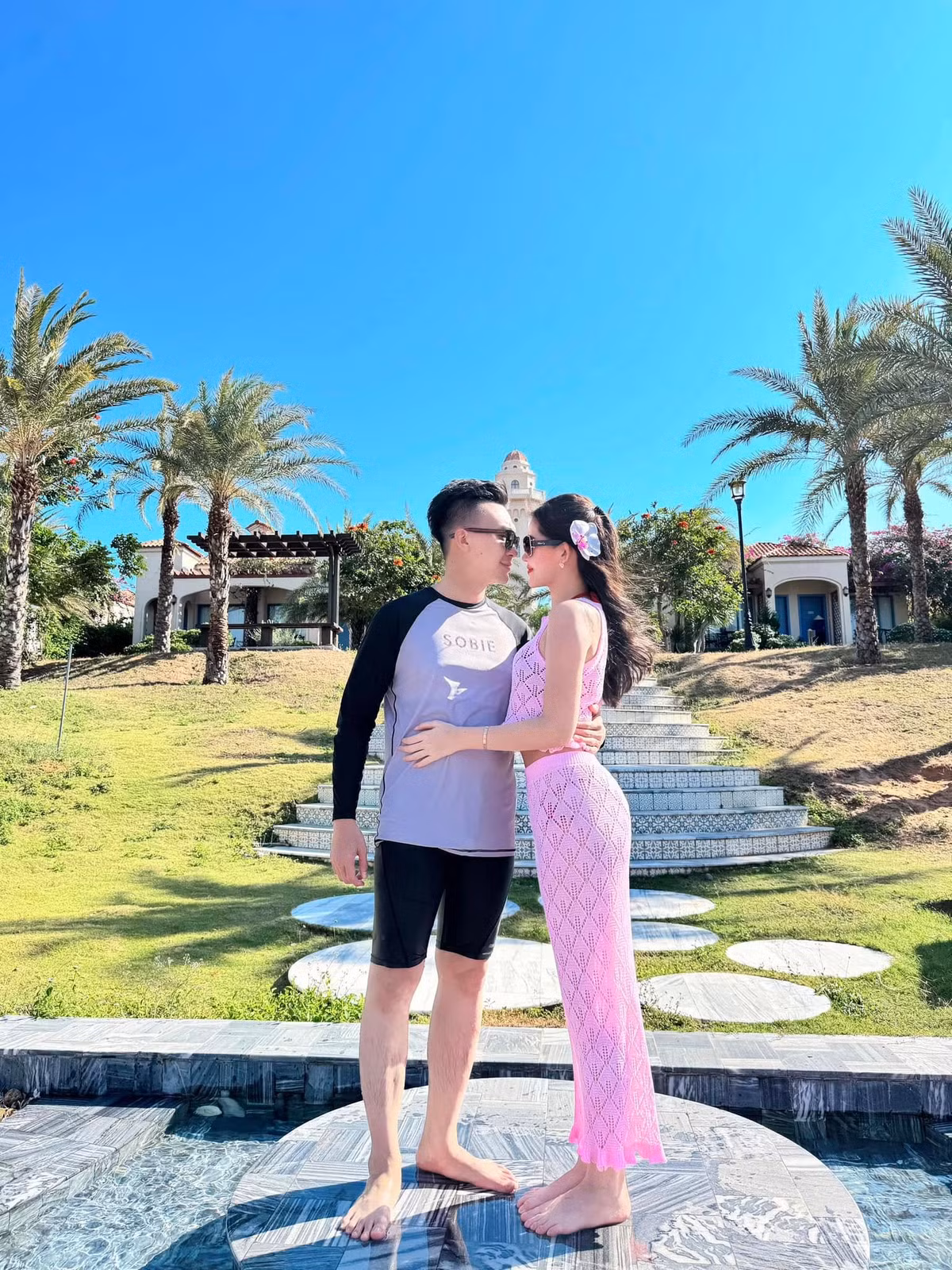 Lê Âu Ngân Anh cùng ông xã đi du lịch đón lễ tình nhân sớm. Ảnh: FB Lê Âu Ngân Anh