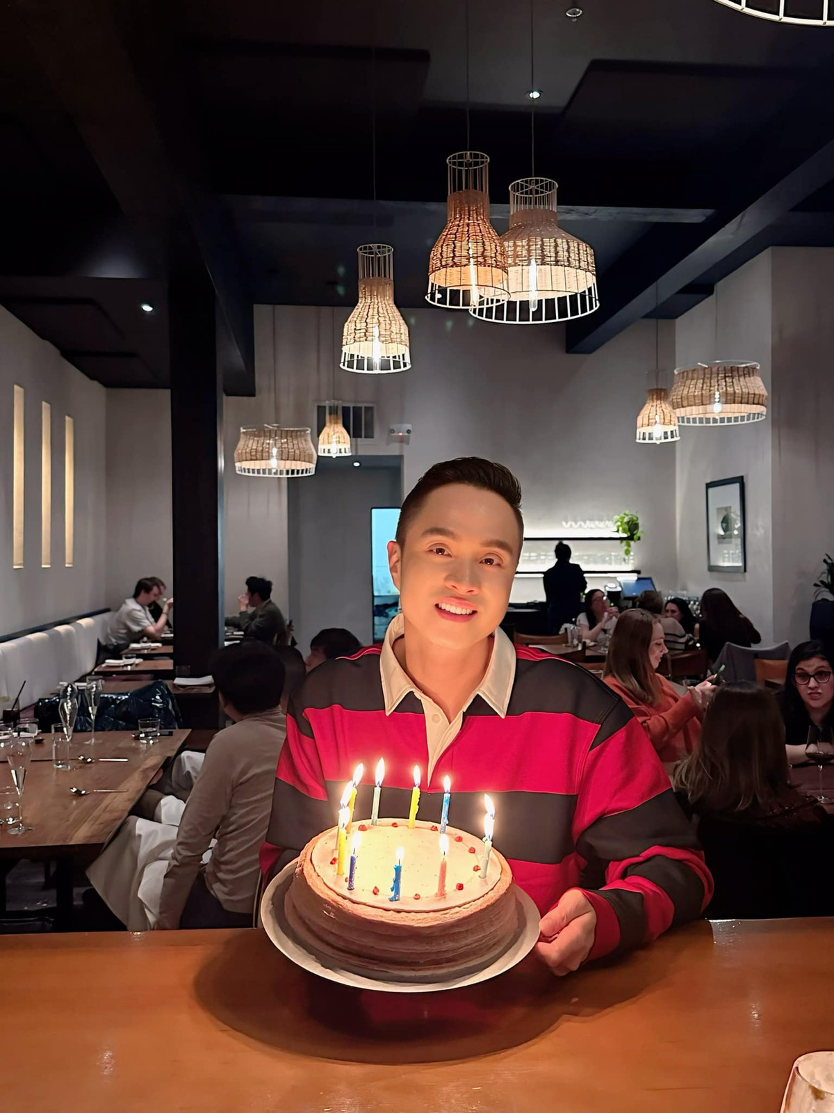 Nhật Tinh Anh đón sinh nhật nguyên tháng. Ảnh: FB Nhật Tinh Anh