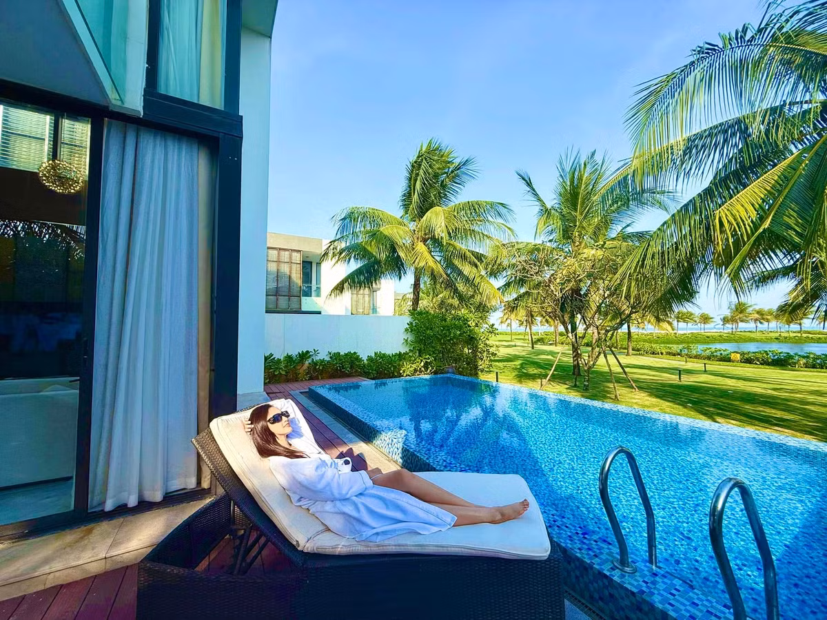 Diễn viên Lã Thanh Huyền tận hưởng, thư giãn khi đi nghỉ dưỡng. Ảnh: FB Lã Thanh Huyền