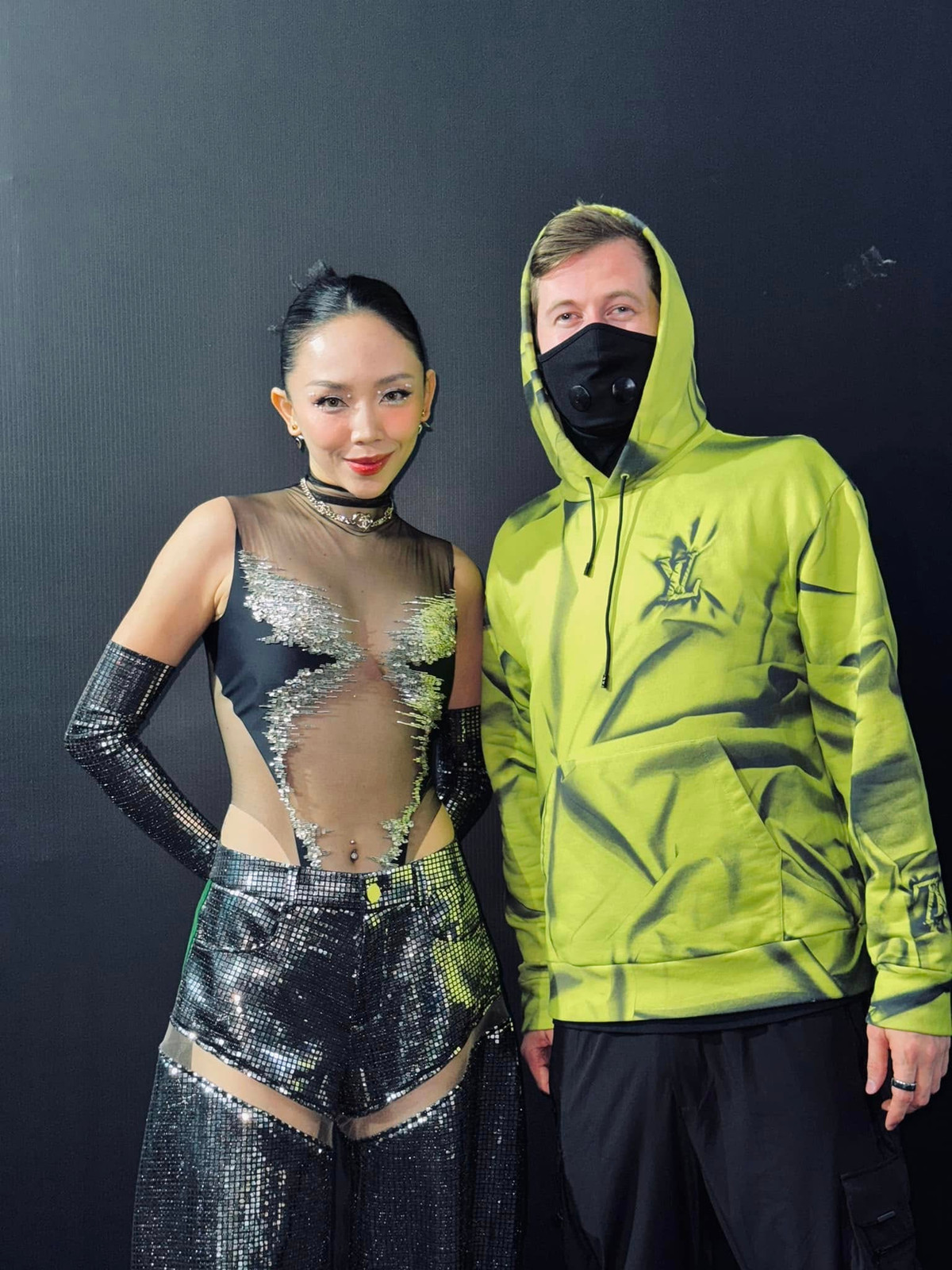 Tóc Tiên có dịp được gặp DJ nổi tiếng thế giới Alan Walker trong đêm diễn đầu năm. Ảnh: FB Tóc Tiên