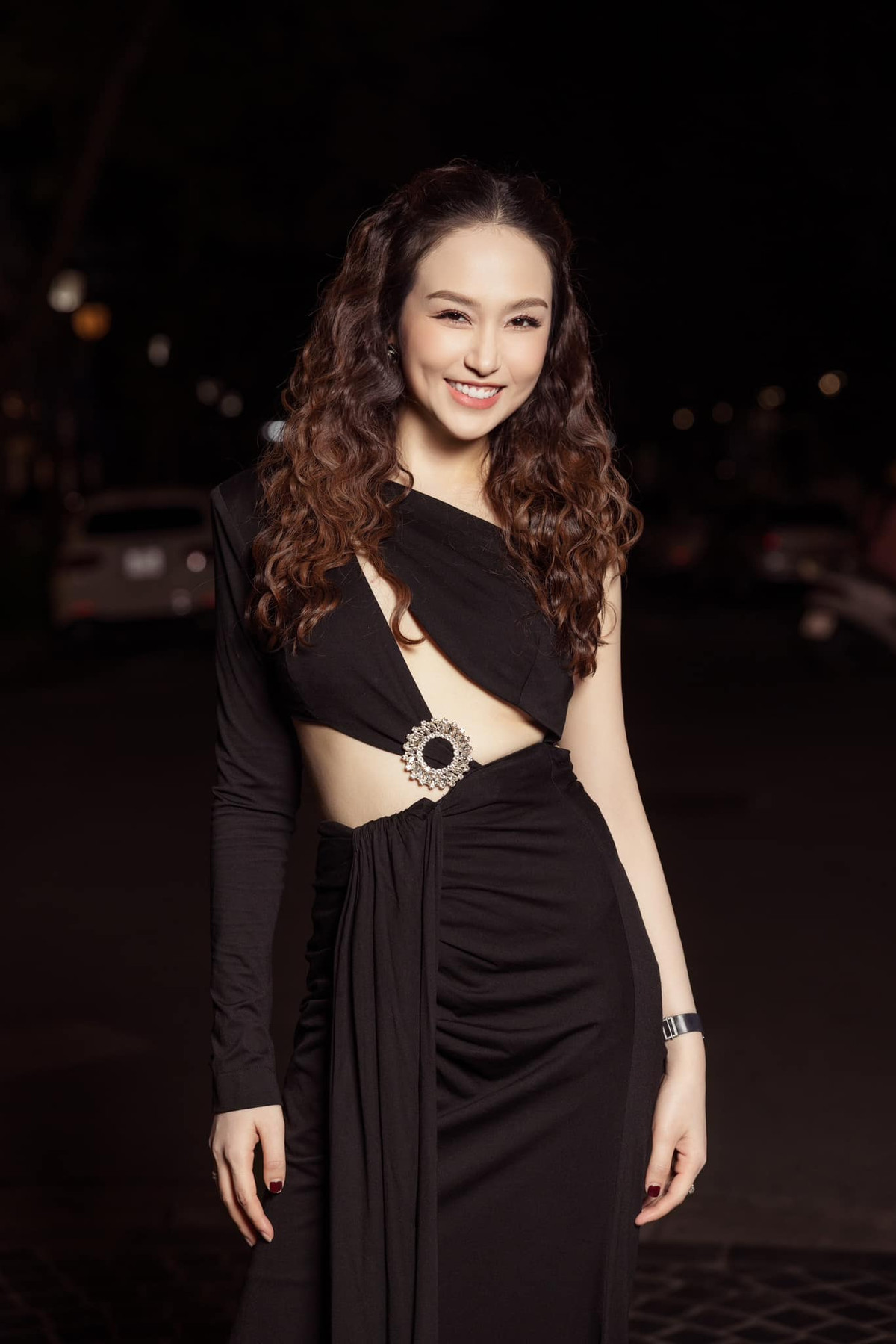 Cô đang là chủ của chuỗi cửa hàng làm đẹp mang thương hiệu riêng. Ảnh: FB Trần Thu Hương