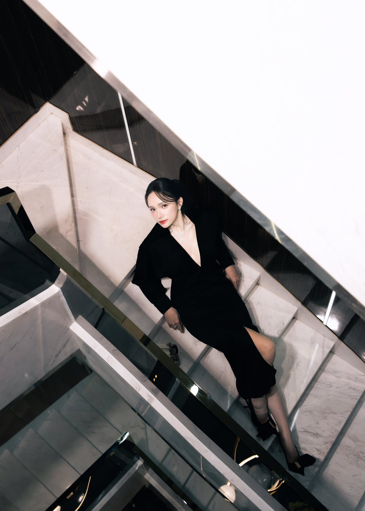 Hương Giang diện trang phục đen quyến rũ dự sự kiện. Ảnh: FB Nguyễn Hương Giang