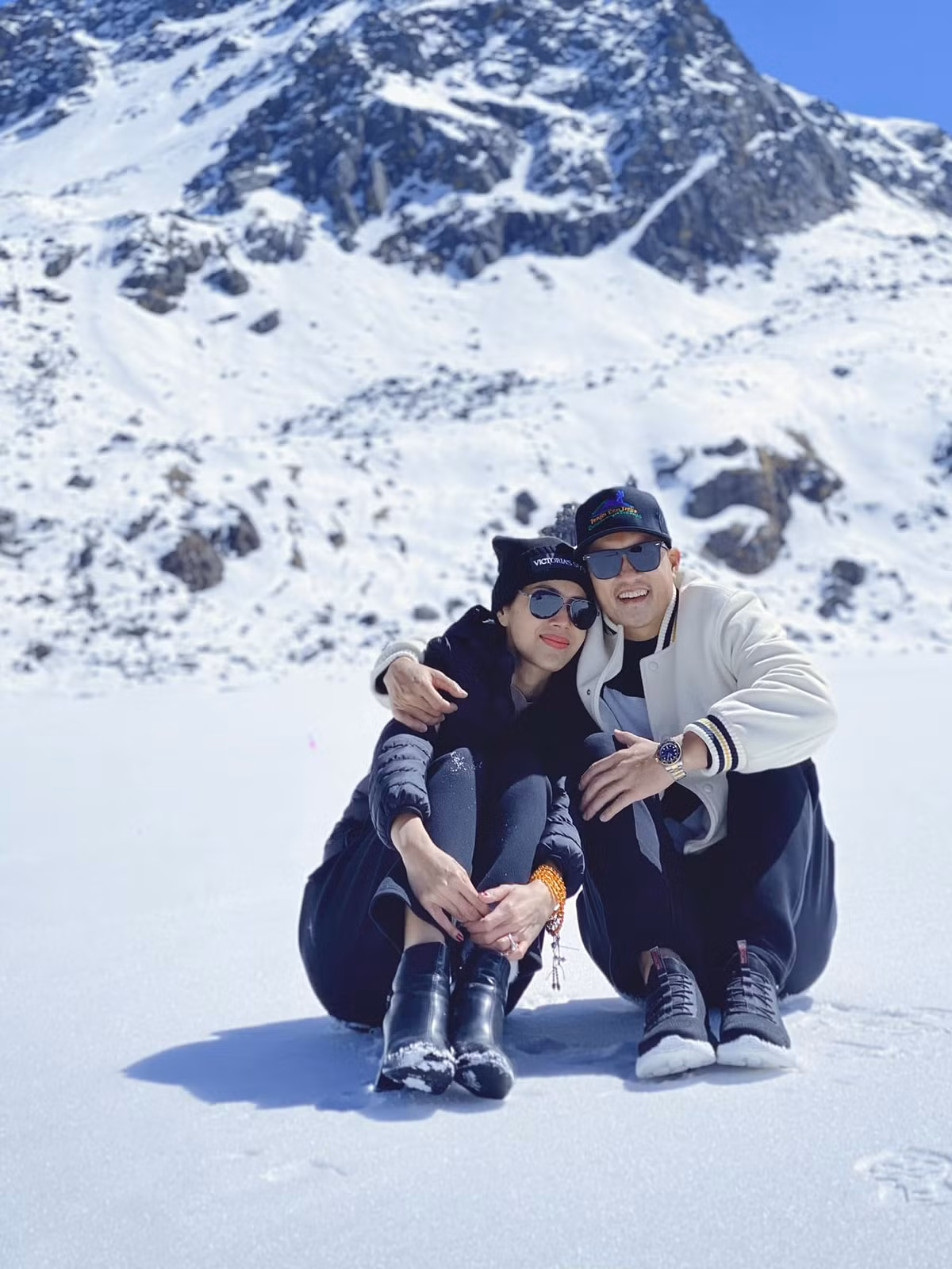 Cuộc sống cá nhân của Thủy Tiên cũng viên mãn khi cô kết hôn với Công Vinh và có một cô con gái. Từ sau khi lập gia đình, Thủy Tiên không còn mấy mặn mà với showbiz, phần lớn thời gian cô đều dành cho gia đình và công tác thiện nguyện. Ảnh: FB Thuỷ Tiên